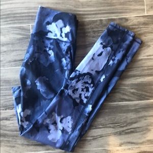 Fabletics high waisted lisette legging, pattern